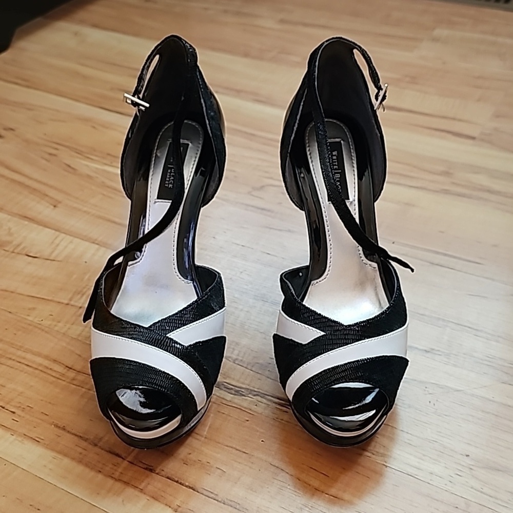 Platform peep toe sandal